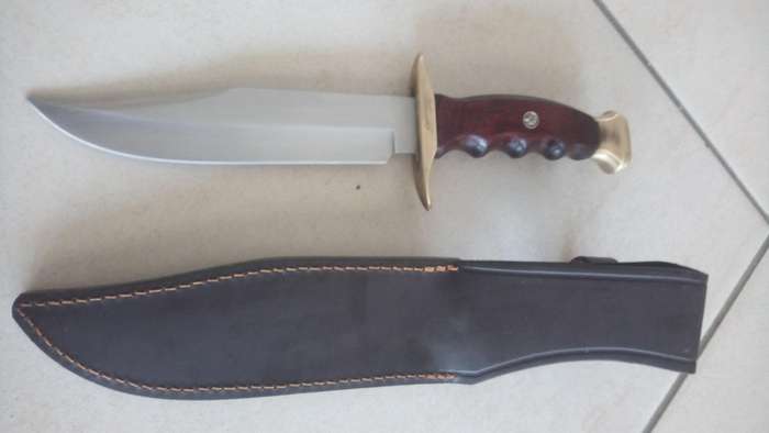 Bowie knife muela