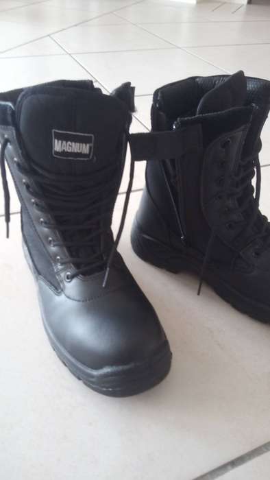 Magnum tactical boots