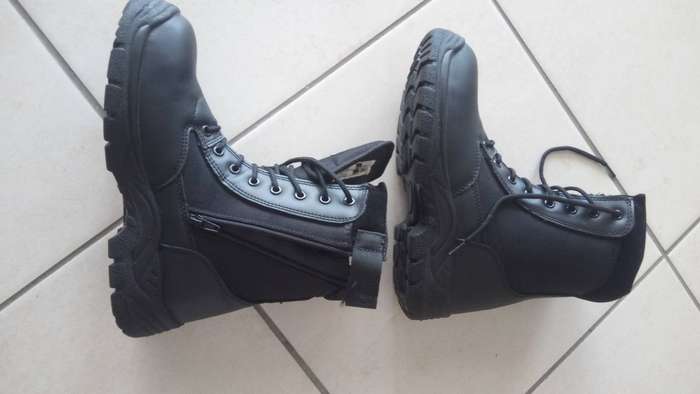 Magnum tactical boots