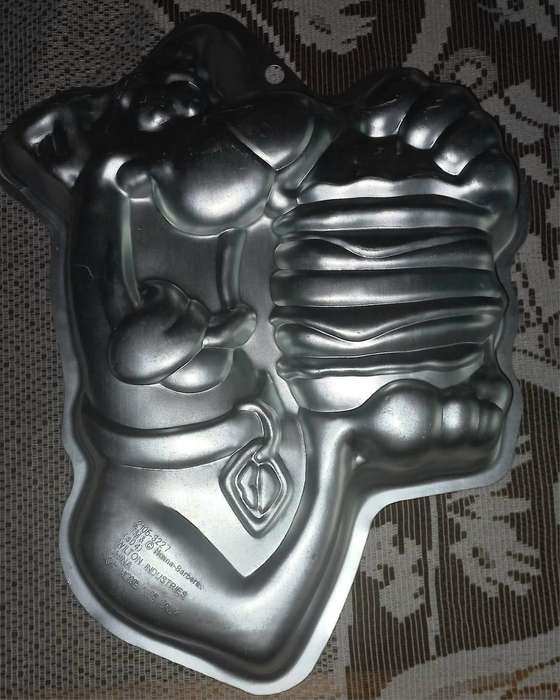 Wilton Scooby Doo Double Layer Imported Cake Pan