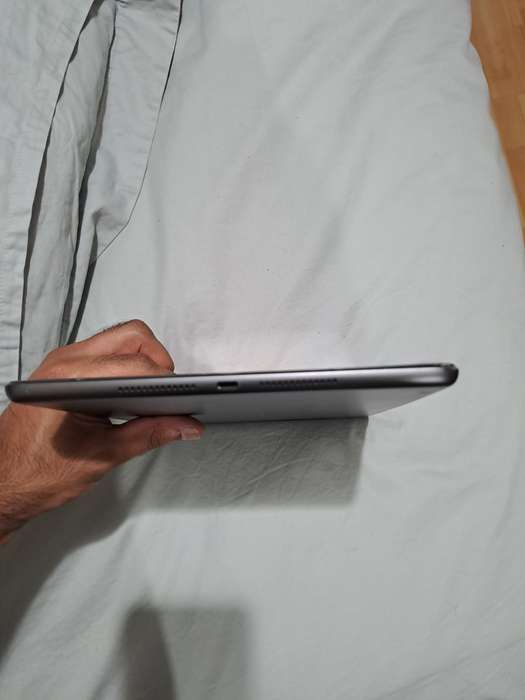 iPad 9th Gen 64gb Wifi *PLEASE READ*