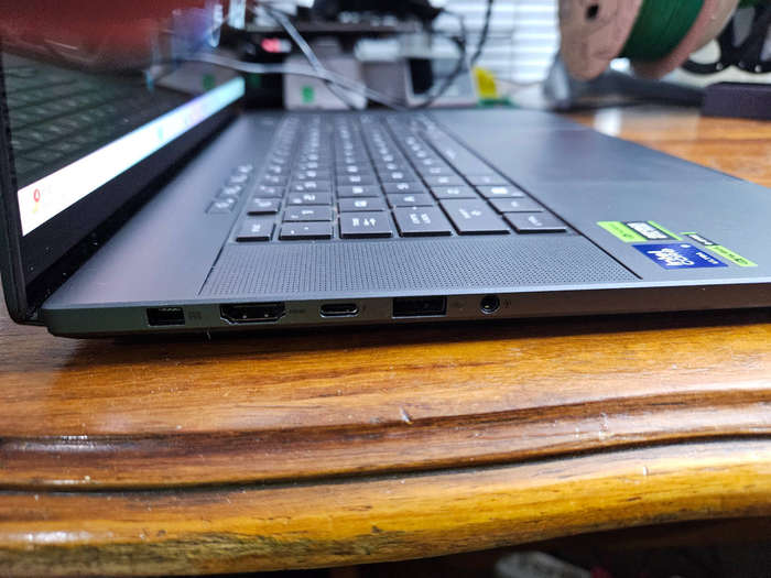 ASUS ROG Zephyrus G16  Ultra 9 | RTX 4070 | 16 GB RAM | 16 OLED 240 Hz | 1 TB SSD