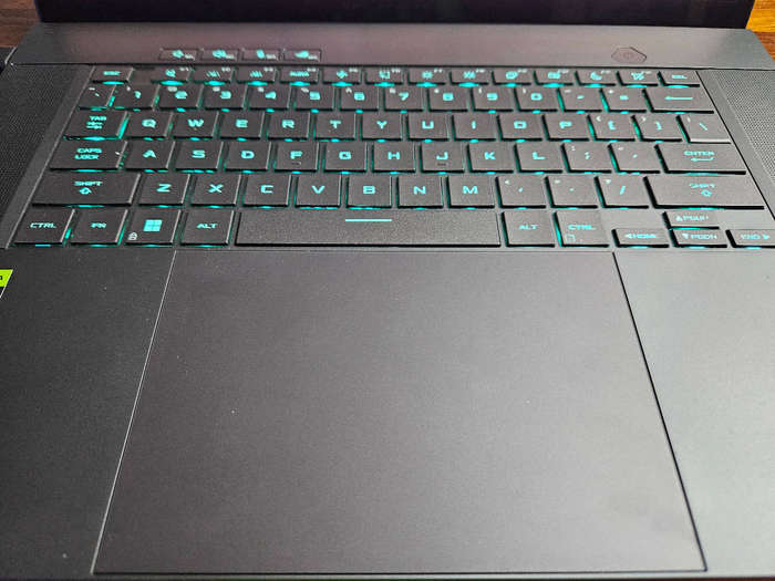 ASUS ROG Zephyrus G16  Ultra 9 | RTX 4070 | 16 GB RAM | 16 OLED 240 Hz | 1 TB SSD