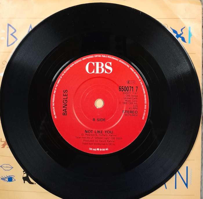 Bangles - Walk Like An Egyptian 7" single
