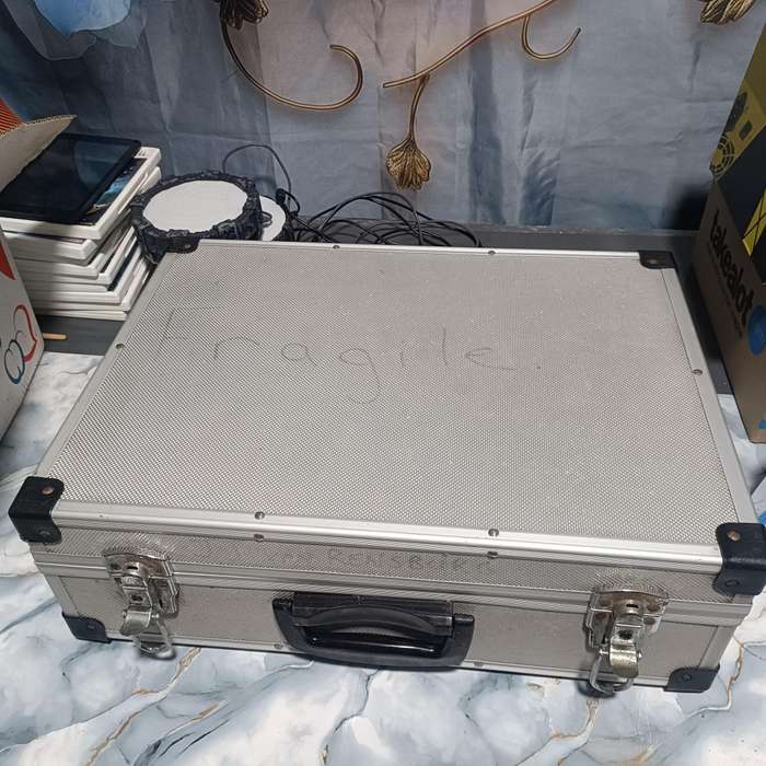 Large Aluminum Carry Case