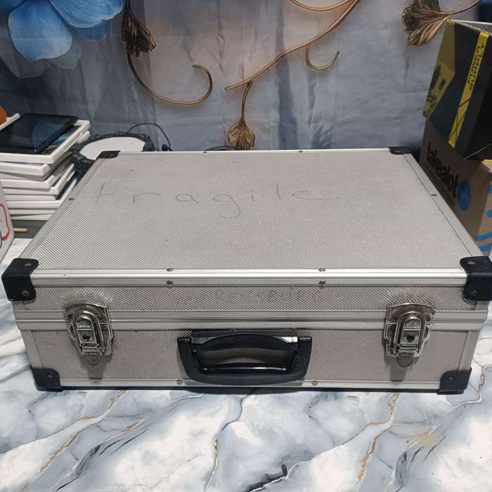 Large Aluminum Carry Case