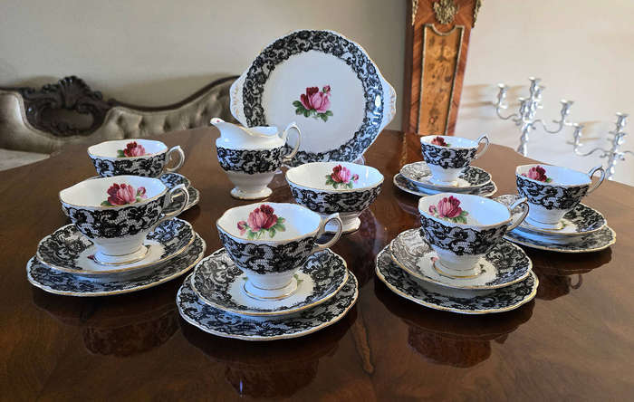 Royal Albert Senorita