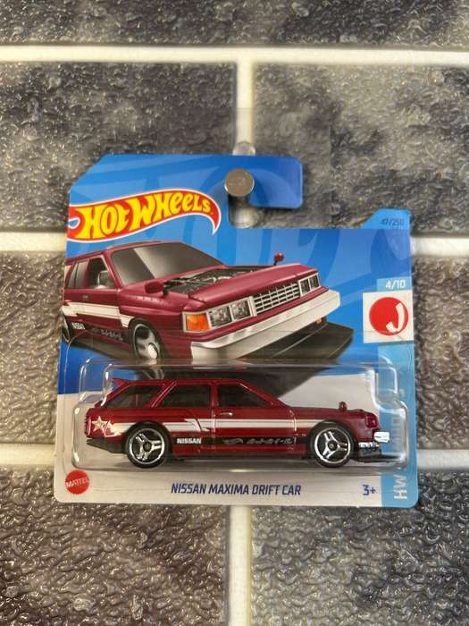Hot Wheels Nissan Maxima Drift Car 4/10