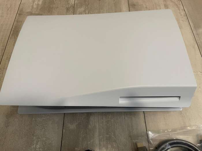 Playstation 5 ( PS5 ) Console Disk Version - Pre-Owned