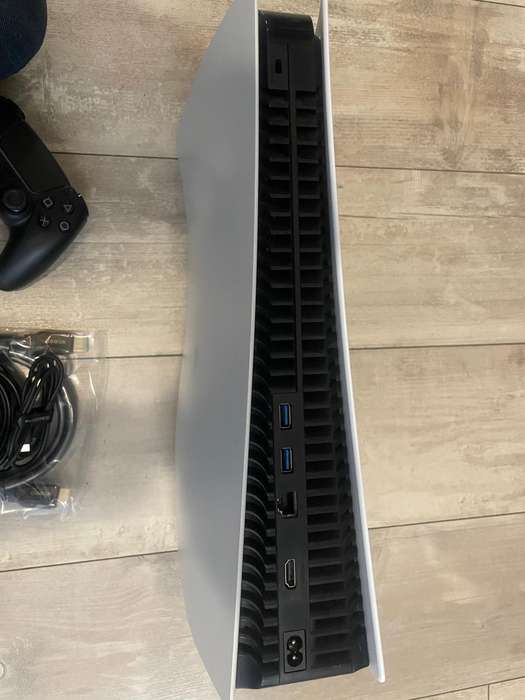 Playstation 5 ( PS5 ) Console Disk Version - Pre-Owned