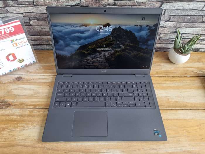 Dell Latitude 3510 Core i7 - 10510U/ 12GB DDR4 RAM/ 256GB NVMe SSD/ 15.6" FHD 1080/ Backlit LED Keys
