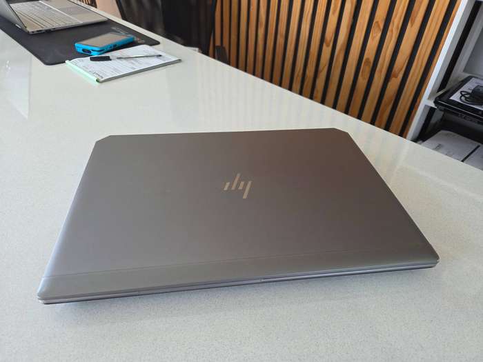HP Zbook 15 G5 Workstation Core i7 - 8750H/ 32GB DDR4 RAM/ 1TB SSD/ Nvidia Quadro P2000 4GB GPU