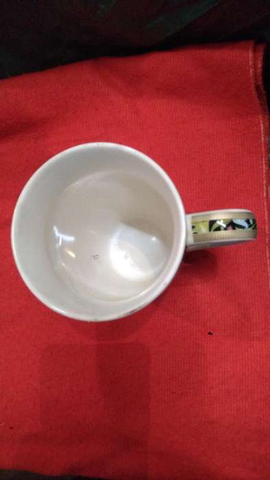 Mug by Maxwell & Williams. William Morris Golden lily