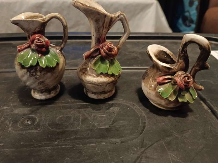 shoe and mugs ornaments