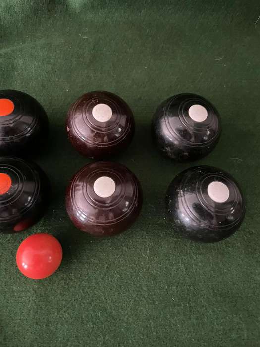 Carpet Bowls : Nice set of carpet bowls - no box - good condition - comes in bag
