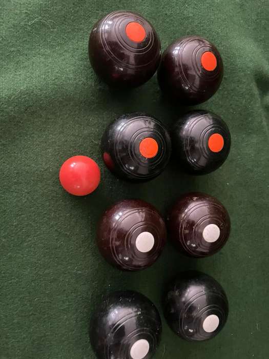 Carpet Bowls : Nice set of carpet bowls - no box - good condition - comes in bag