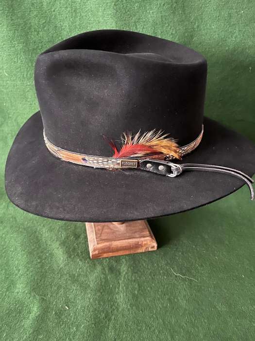 Hat Cattleman  wide brimmed  : Flechet Longhorn Cattleman Hat XL - great for the outdoors