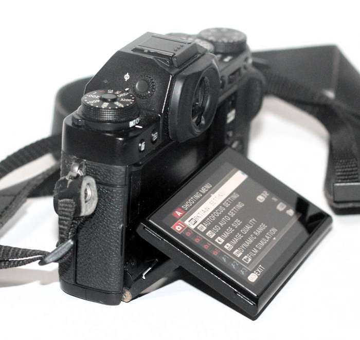 Fujifilm X-T1 16 MP Mirrorless Digital Camera with 3.0-Inch LCD (Body Only) (Weather Resistant)