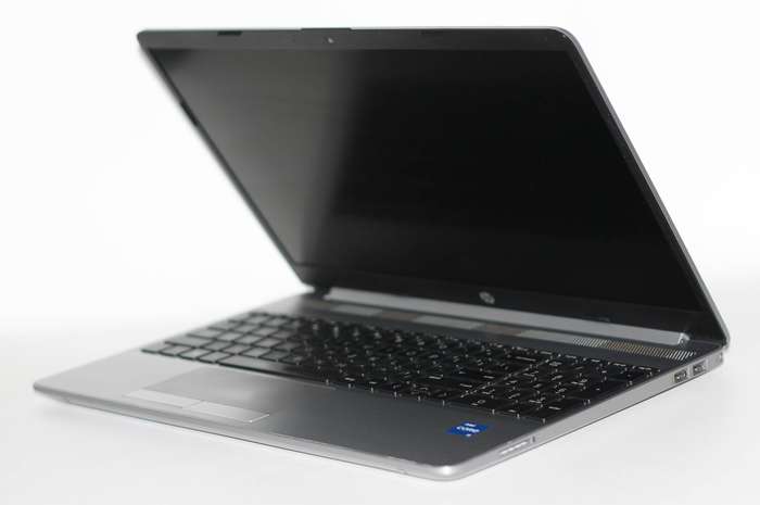 HP 250 G8  11th Gen Core i5-1135G7 / 8GB RAM / 256GB HDD / 15.6" FHD / Win 11