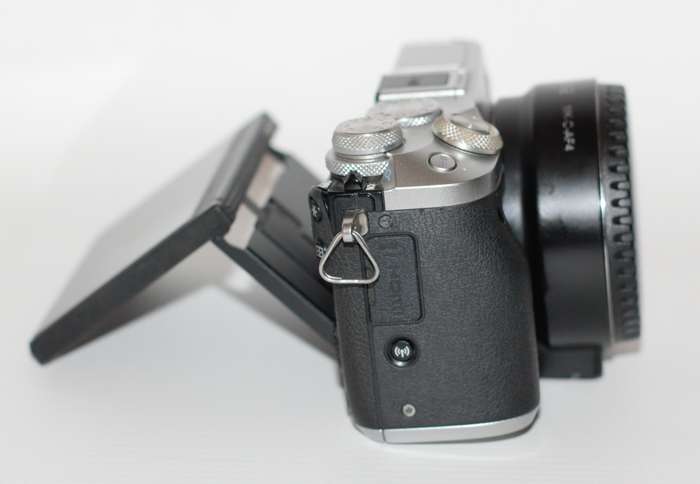 Canon EOS M6 24.2MP WITH Meike MK-C-AF4 EF to M Autofocus Adapter , CHARGER