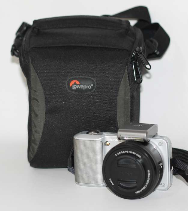 Sony Alpha NEX-3 Digital Camera 14.2MP With Sony E 16-50mm f/3.5-5.6 OSS PZ