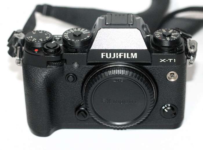 Fujifilm X-T1 16 MP Mirrorless Digital Camera with 3.0-Inch LCD (Body Only) (Weather Resistant)