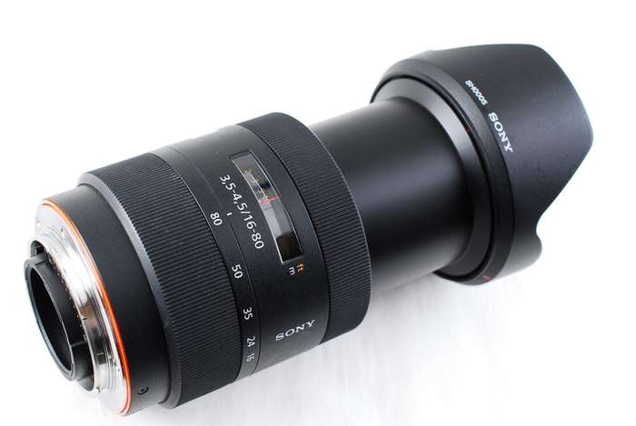 Sony 16-80mm f/3.5-4.5 Carl Zeiss Vario-Sonnar T DT Zoom Lens for Sony Alpha Digital SLR Camera