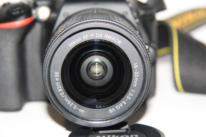 Nikon D5600 , 24MP DSLR ,FULL HD MOVIES ,WITH 18-55mm DX VR Lens, VERY LOW SHUTTER OF 2056