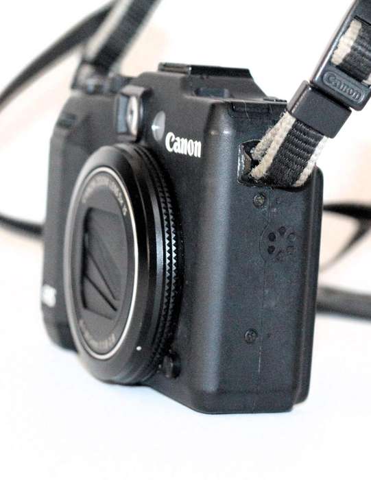Canon PowerShot G15 12MP Digital Camera with 3-Inch LCD