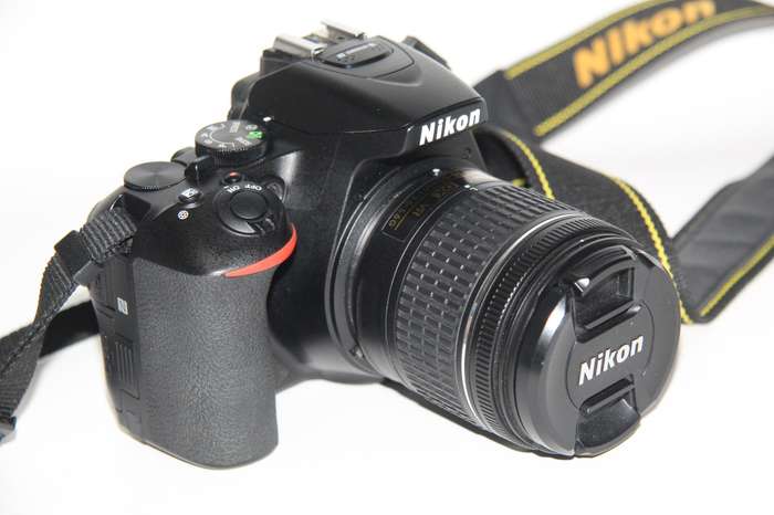 Nikon D5600 , 24MP DSLR ,FULL HD MOVIES ,WITH 18-55mm DX VR Lens, VERY LOW SHUTTER OF 2056