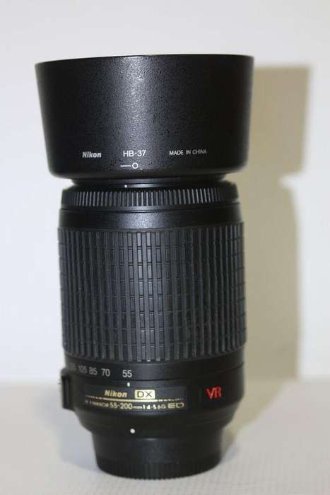 Nikon AF-S DX VR Zoom-NIKKOR 55-200mm f/4-5.6G IF-ED VR VIBRATION REDUCTION LENS