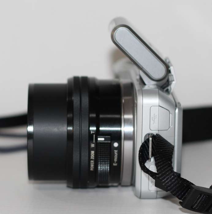 Sony Alpha NEX-3 Digital Camera 14.2MP With Sony E 16-50mm f/3.5-5.6 OSS PZ