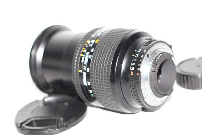 Nikkor 24-120mm f/3.5-5.6D IF AF lens