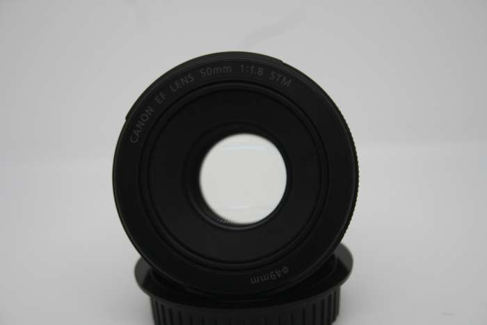 Canon EF 50mm f/1.8 STM Lens IN VERY GOOD CONDITION