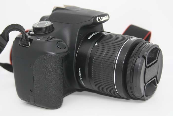 Canon EOS 1200D 18MP DSLR Camera , FULL HD MOVIES,18-55mm Lens, SHOULDER BAG, VERY GOOD CONDITION