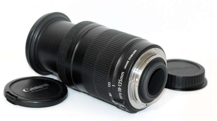 Canon EF-S 18-135mm f/3.5-5.6 IS Lens