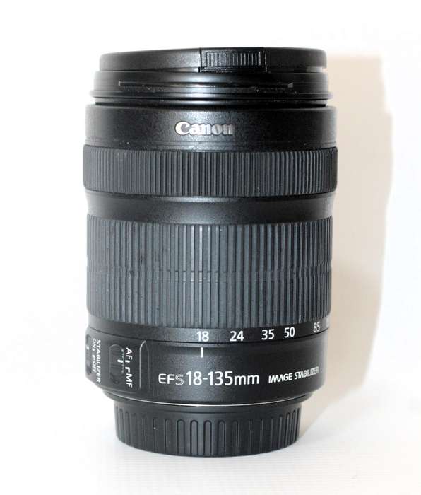Canon EF-S 18-135mm f/3.5-5.6 IS STM