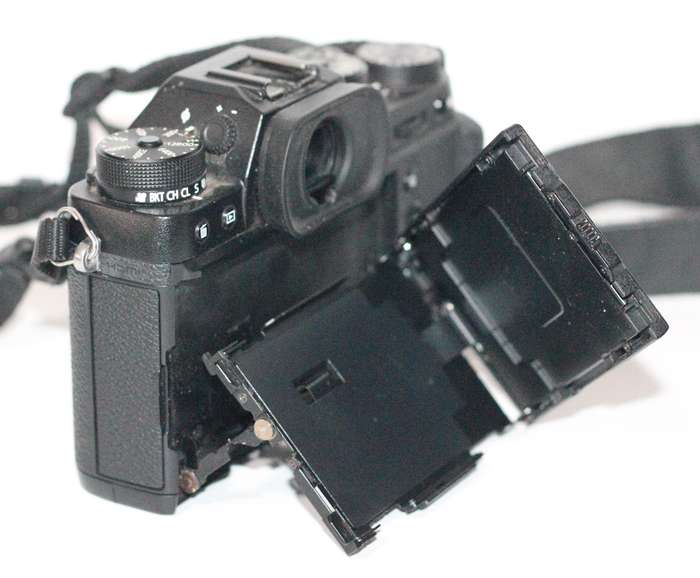 FUJIFILM X-T2 Mirrorless Digital Camera Body , Very Low Shutter Count , 13 on The Clock