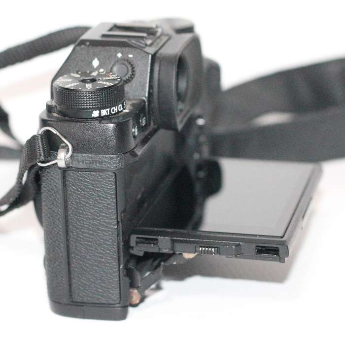 FUJIFILM X-T2 Mirrorless Digital Camera Body , Very Low Shutter Count , 13 on The Clock