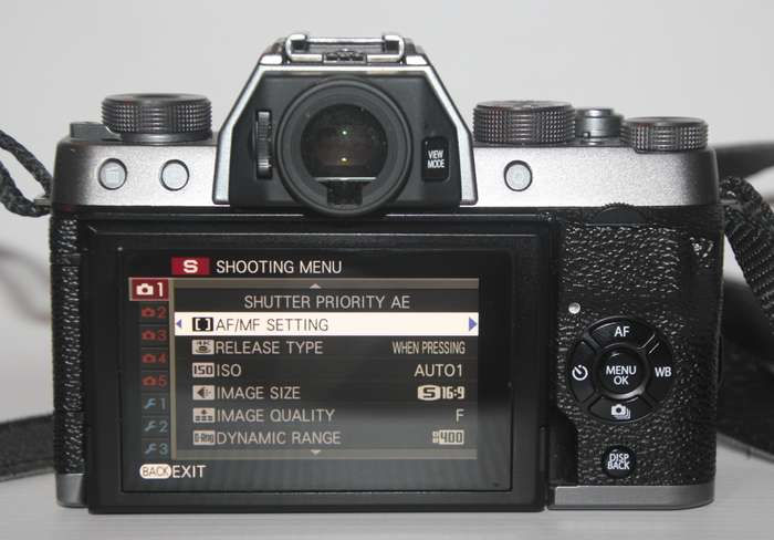 FUJIFILM X-T100 Mirrorless Digital Camera (Body Only, Black)