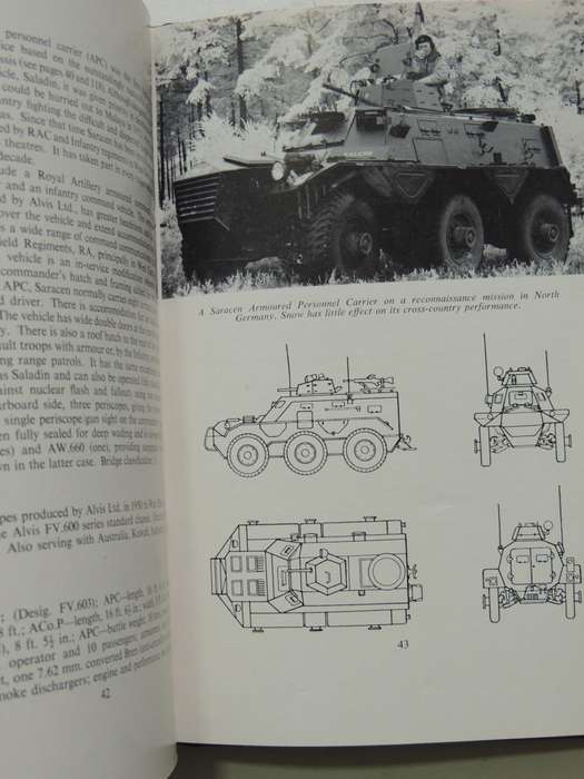Fighting Vehicles And Weapons Of The Modern British ArmyStevenson Pugh
