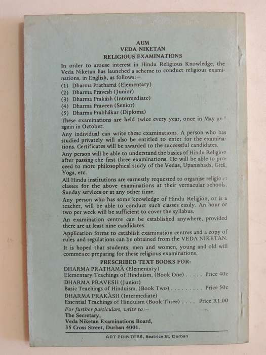 Essentials Teachings Of Hinduism: Veda Niketan Publications Series Book Three Pandit Nardev Vedalank