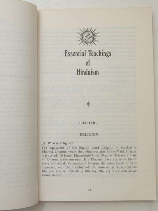 Essentials Teachings Of Hinduism: Veda Niketan Publications Series Book Three Pandit Nardev Vedalank
