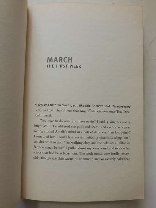 Dead In The Family - Charlaine Harris