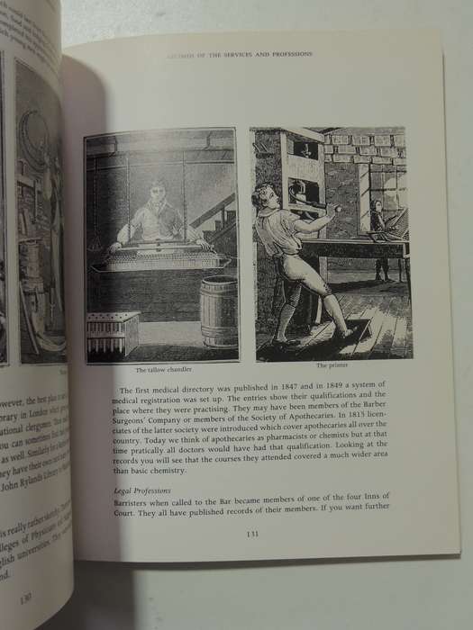 Debrett's Guide To Tracing Your Ancestry - Noel Currer-Briggs & Royston Gambier