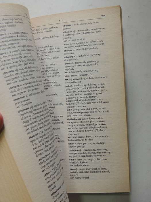 The Wordsworth Dictionary Of Synonyms & Antonyms- ed Martin H. Manser