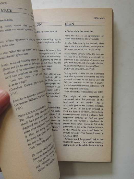 Dictionary Of Proverbs And Their Origins - Linda & Roger Flavell