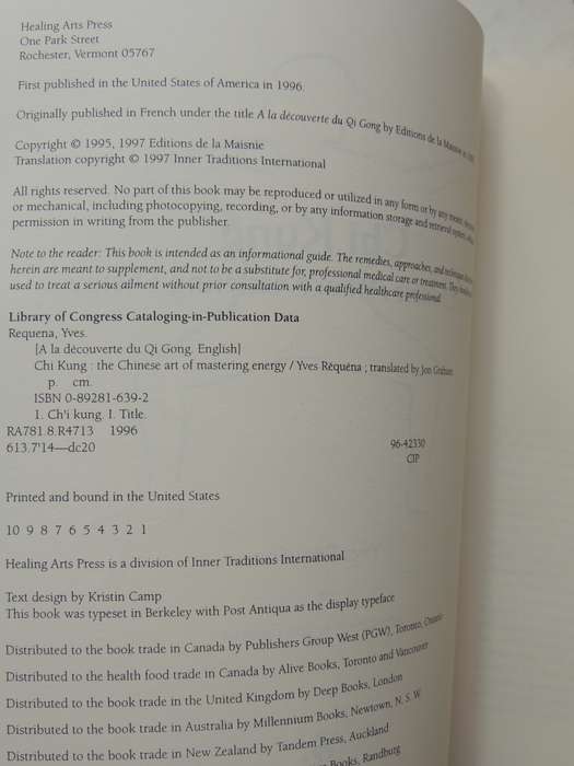 Chi Kung: The Chinese Art Of Mastering Energy - Yves Requena