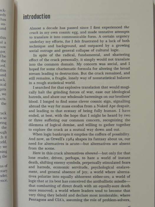 The Crack In The Cosmic Egg: Challenging Constructs Of Mind and Reality - Joseph Chilton Pearce