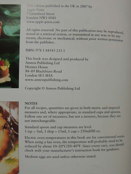 The Christmas Cookbook: Recipes And Treats For The Festive Season